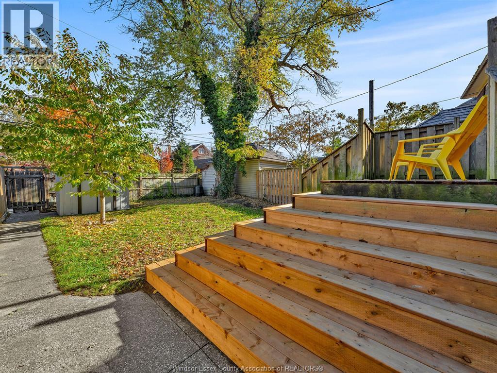894 Dougall, Windsor, Ontario  N9A 4R1 - Photo 43 - 26000437