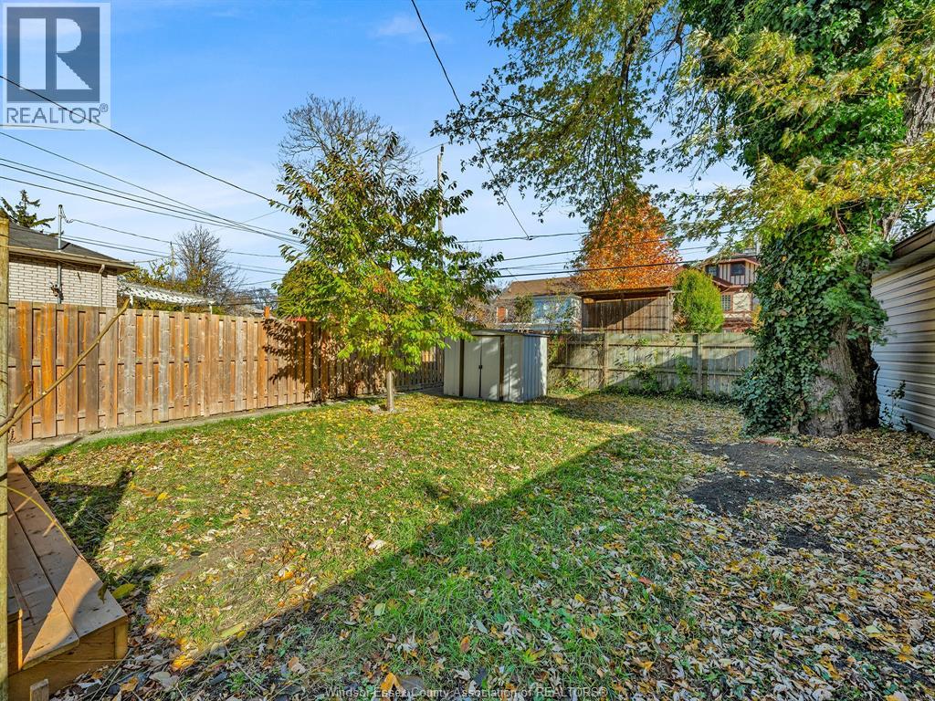 894 Dougall, Windsor, Ontario  N9A 4R1 - Photo 44 - 26000437