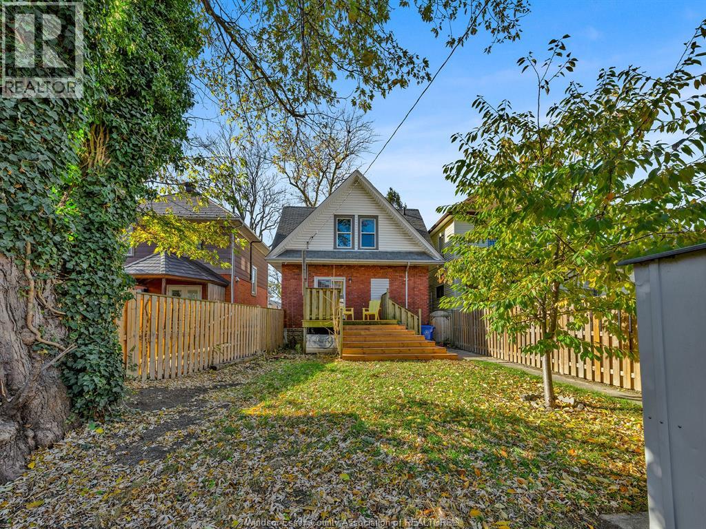 894 Dougall, Windsor, Ontario  N9A 4R1 - Photo 46 - 26000437