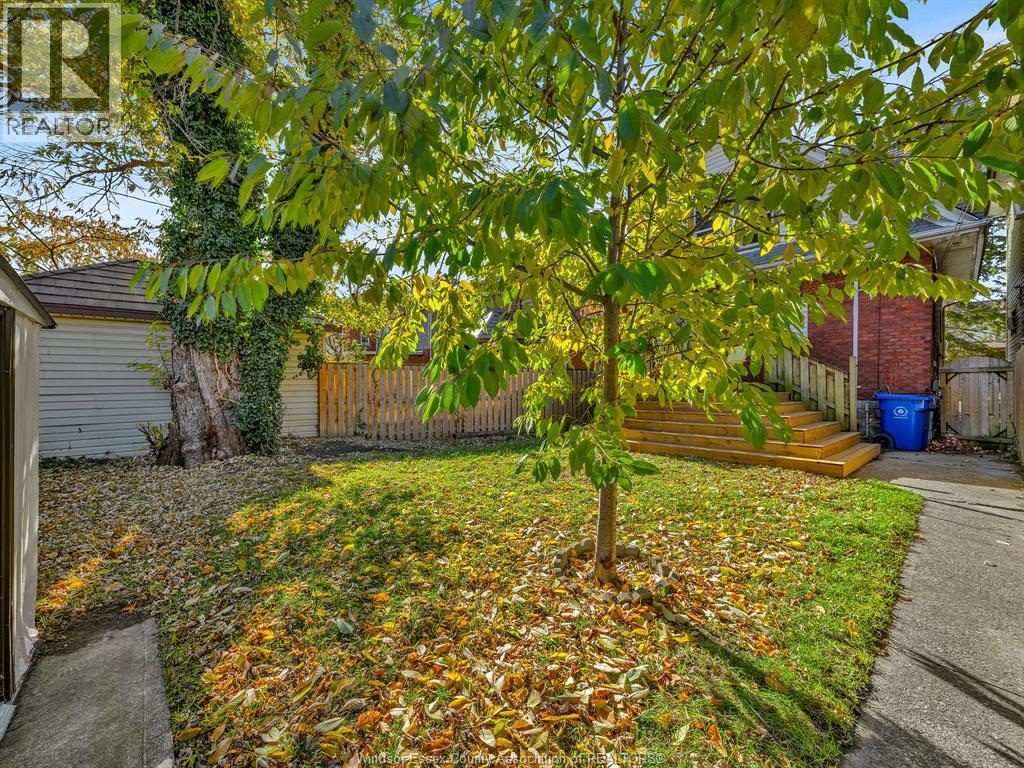894 Dougall, Windsor, Ontario  N9A 4R1 - Photo 48 - 26000437