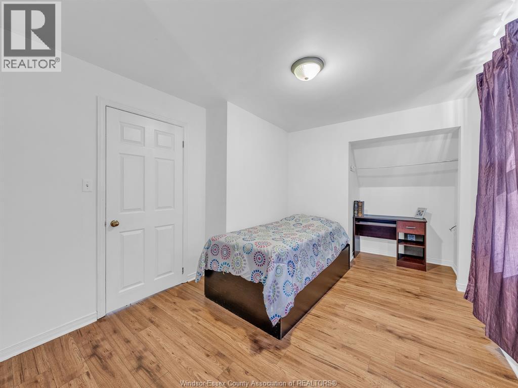 894 Dougall, Windsor, Ontario  N9A 4R1 - Photo 5 - 26000437