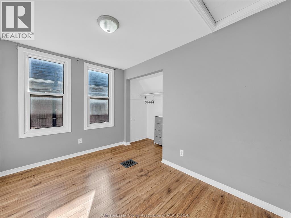 894 Dougall, Windsor, Ontario  N9A 4R1 - Photo 8 - 26000437