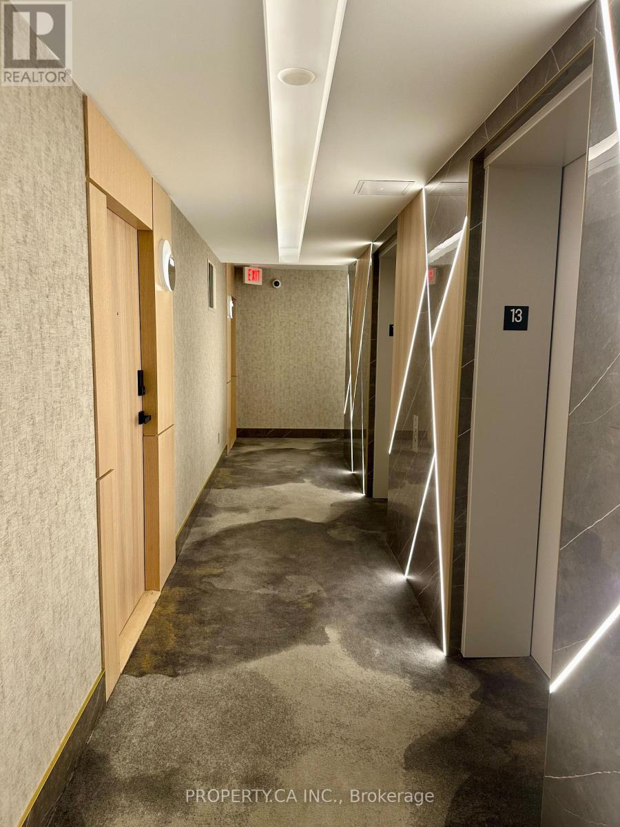 1307 - 21 Carlton Street, Toronto, Ontario  M5B 1L3 - Photo 3 - C12671142