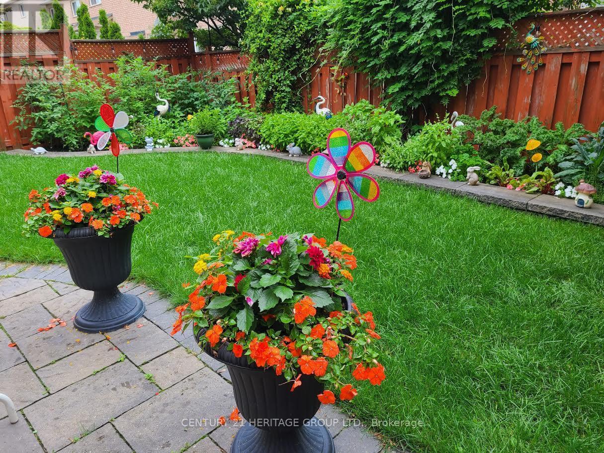 5431 Rochelle Way, Mississauga, Ontario  L5M 6N4 - Photo 48 - W12670406