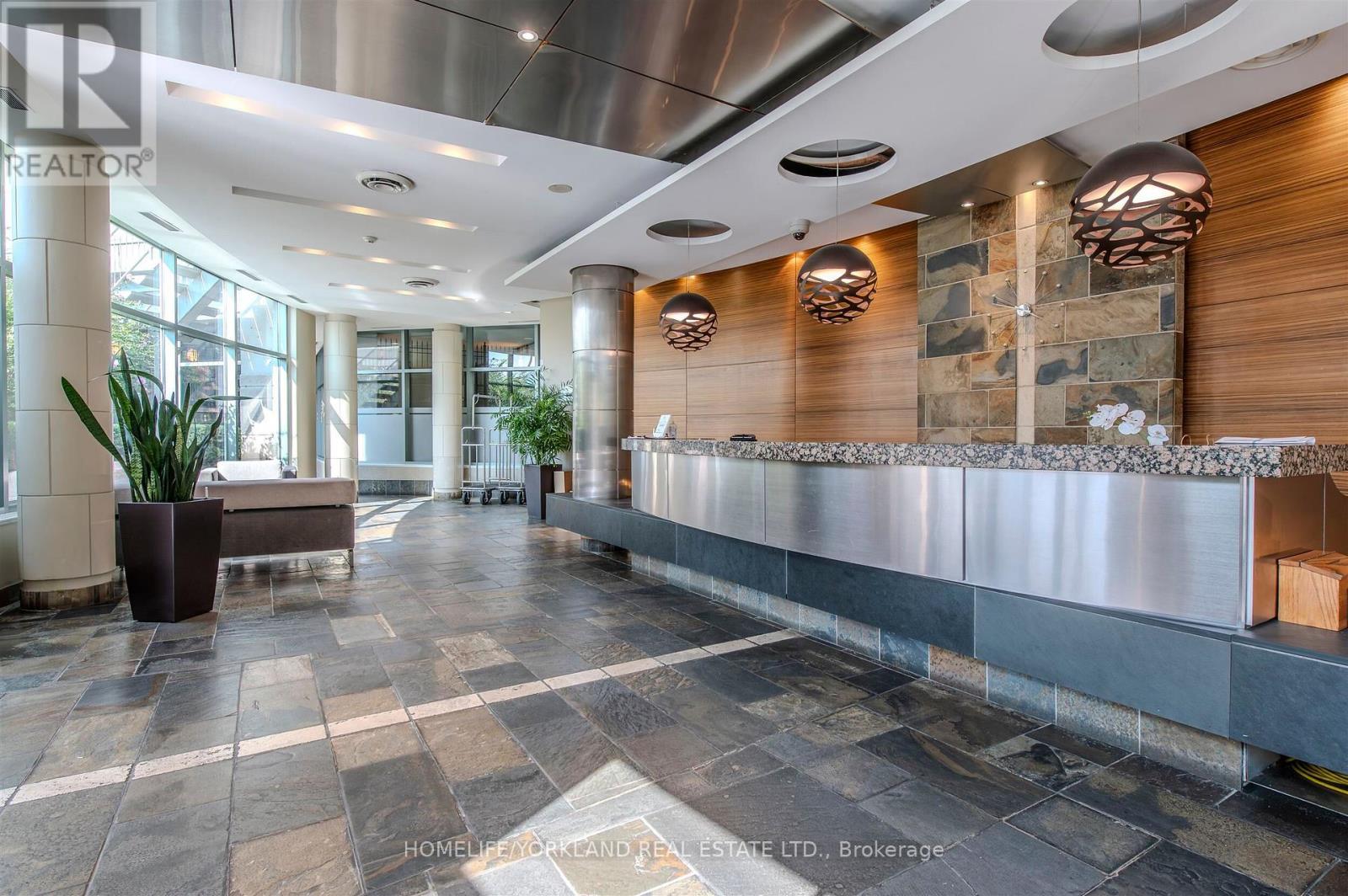 323 - 230 Queens Quay W, Toronto, Ontario  M5J 2Y7 - Photo 3 - C12671454