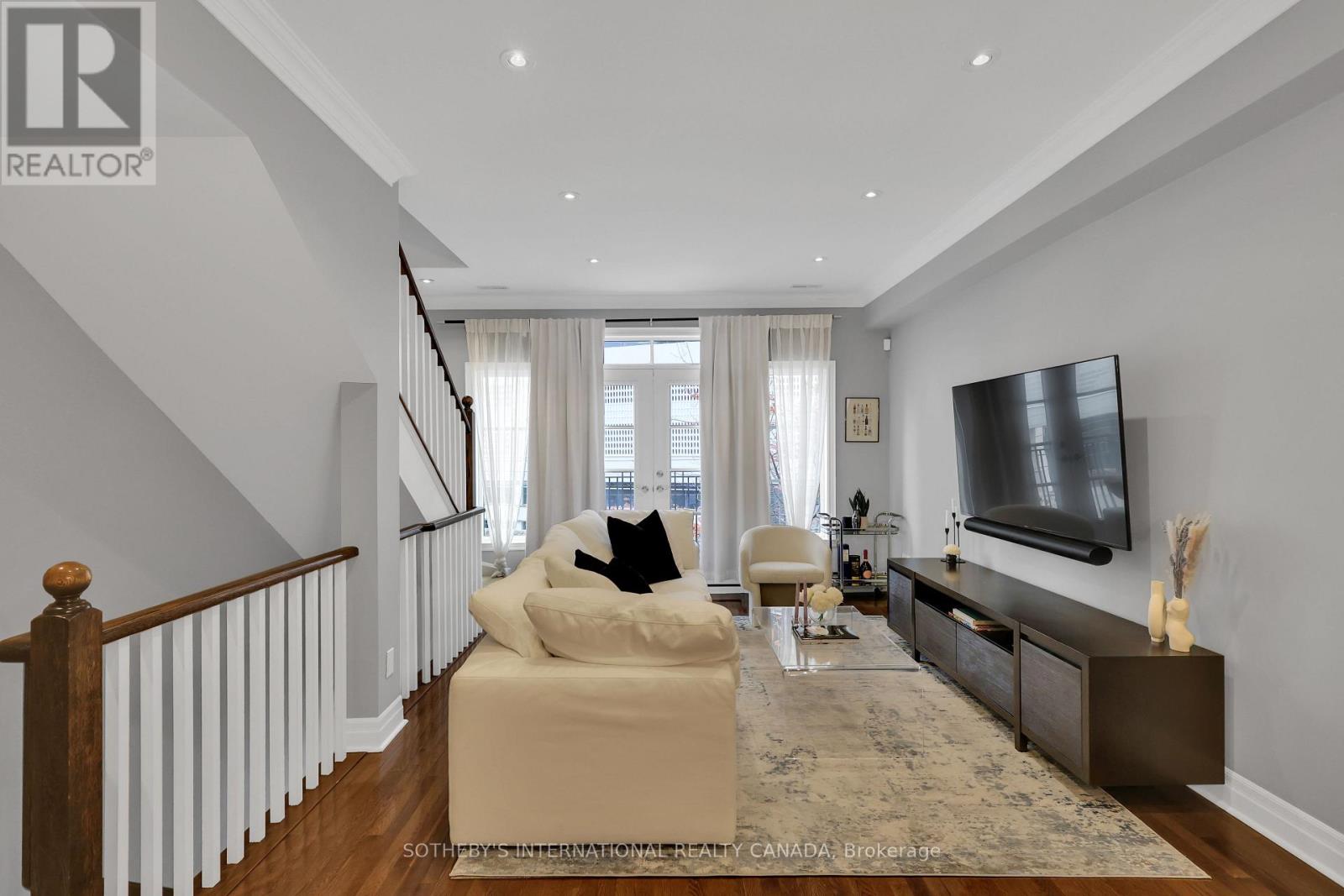 45 Pleasant Boulevard, Toronto, Ontario  M4T 1K2 - Photo 3 - C12671518