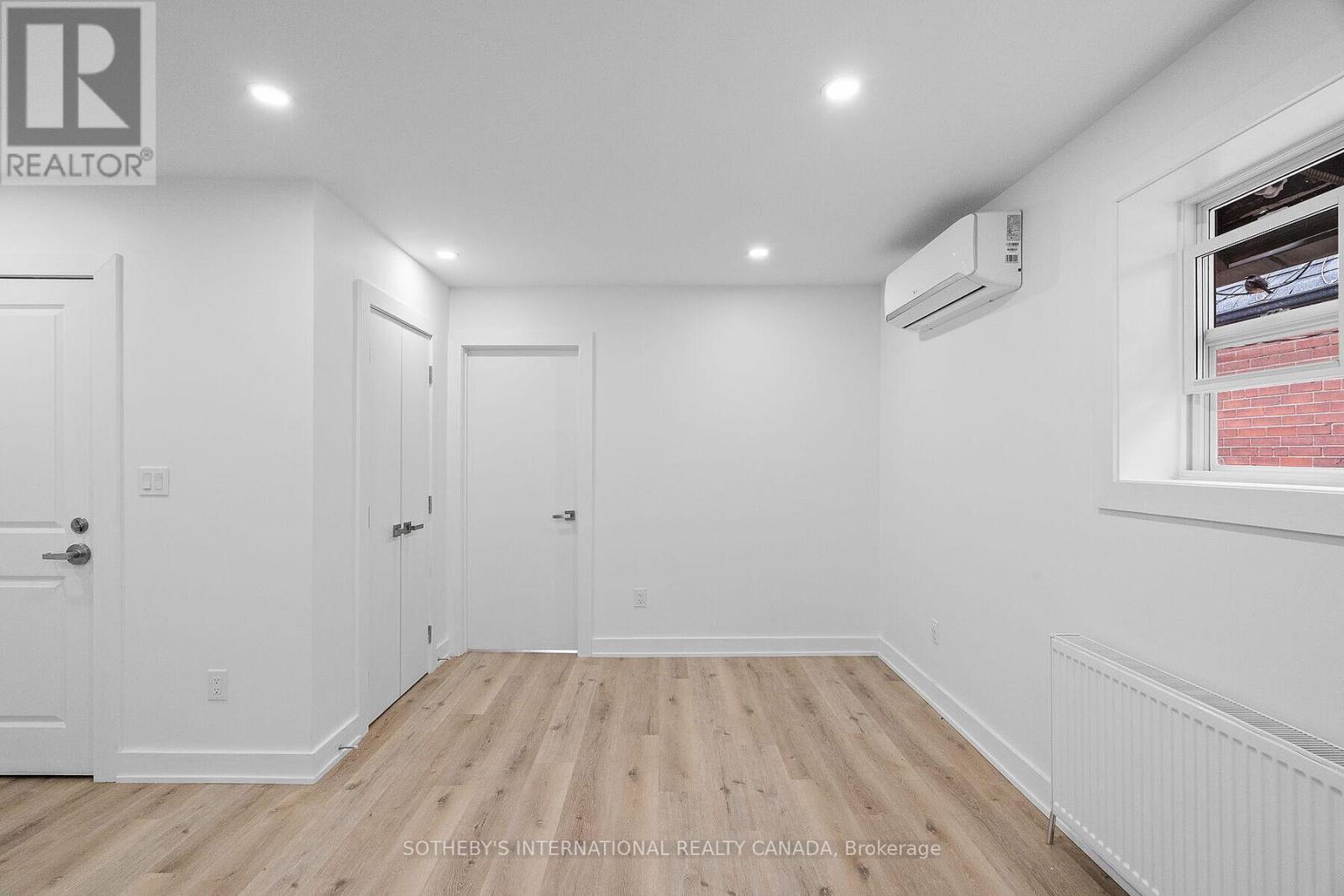 Upper - 28 Strathgowan Avenue, Toronto, Ontario  M4N 1B9 - Photo 11 - C12671526