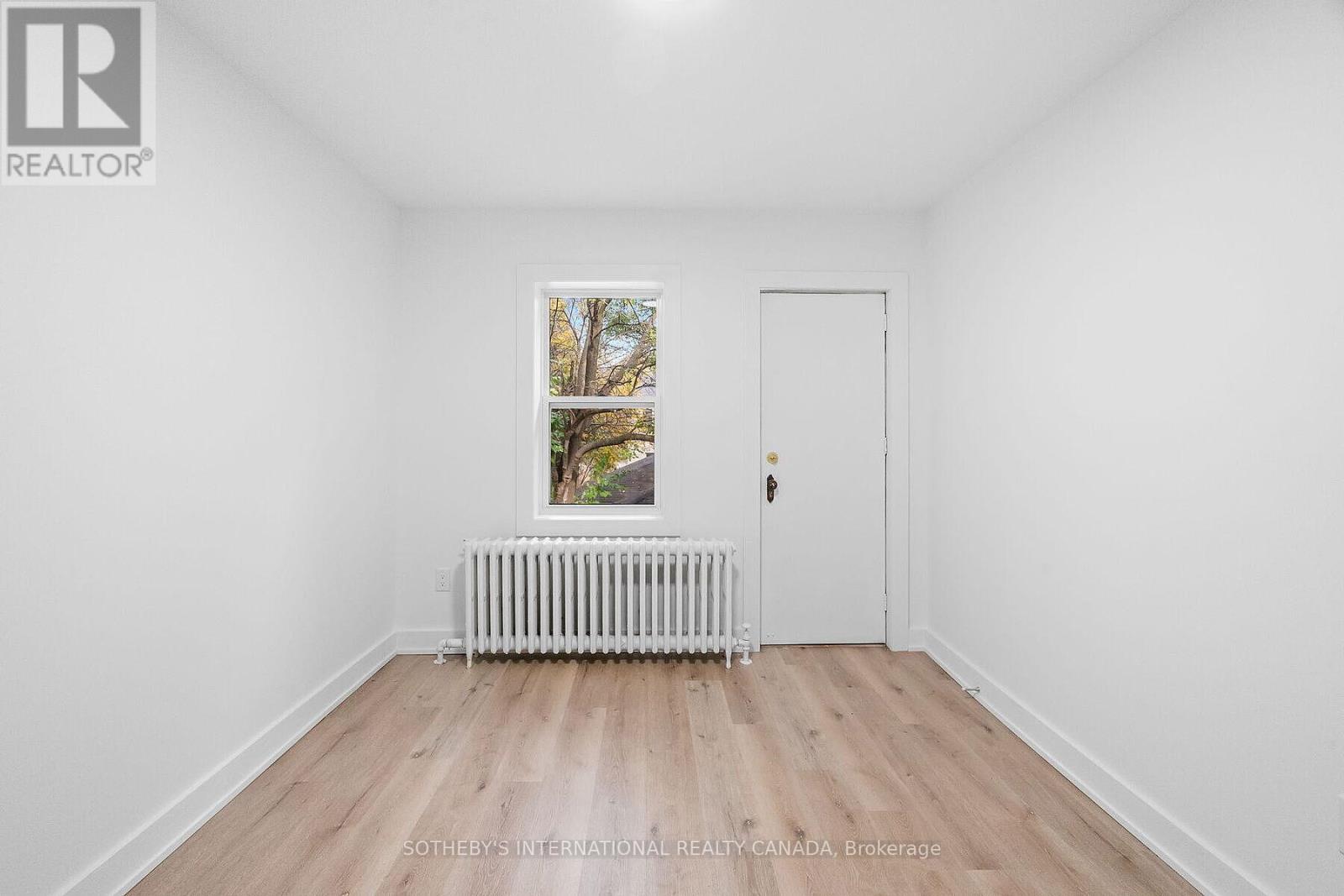 Upper - 28 Strathgowan Avenue, Toronto, Ontario  M4N 1B9 - Photo 18 - C12671526