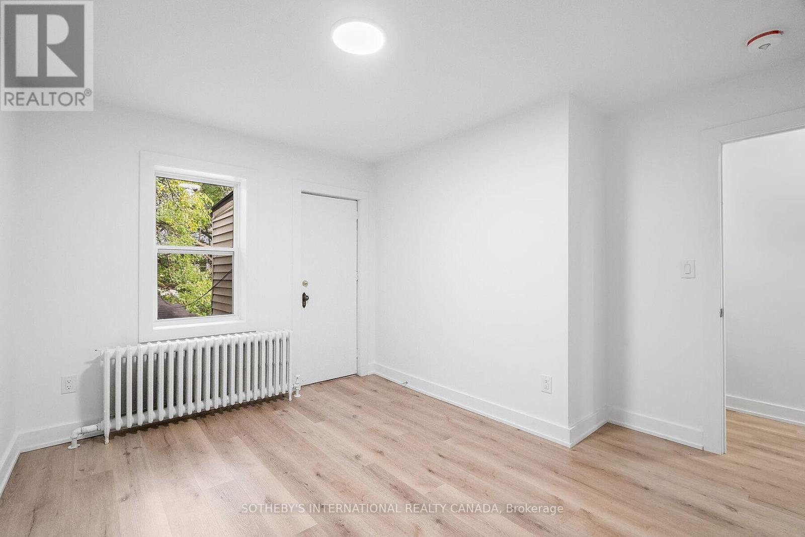 Upper - 28 Strathgowan Avenue, Toronto, Ontario  M4N 1B9 - Photo 19 - C12671526