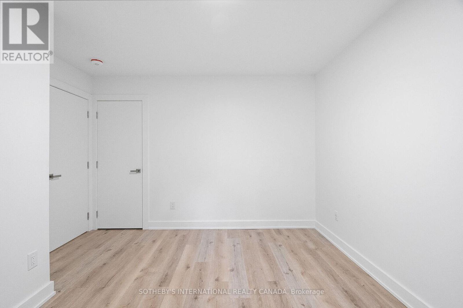 Upper - 28 Strathgowan Avenue, Toronto, Ontario  M4N 1B9 - Photo 21 - C12671526