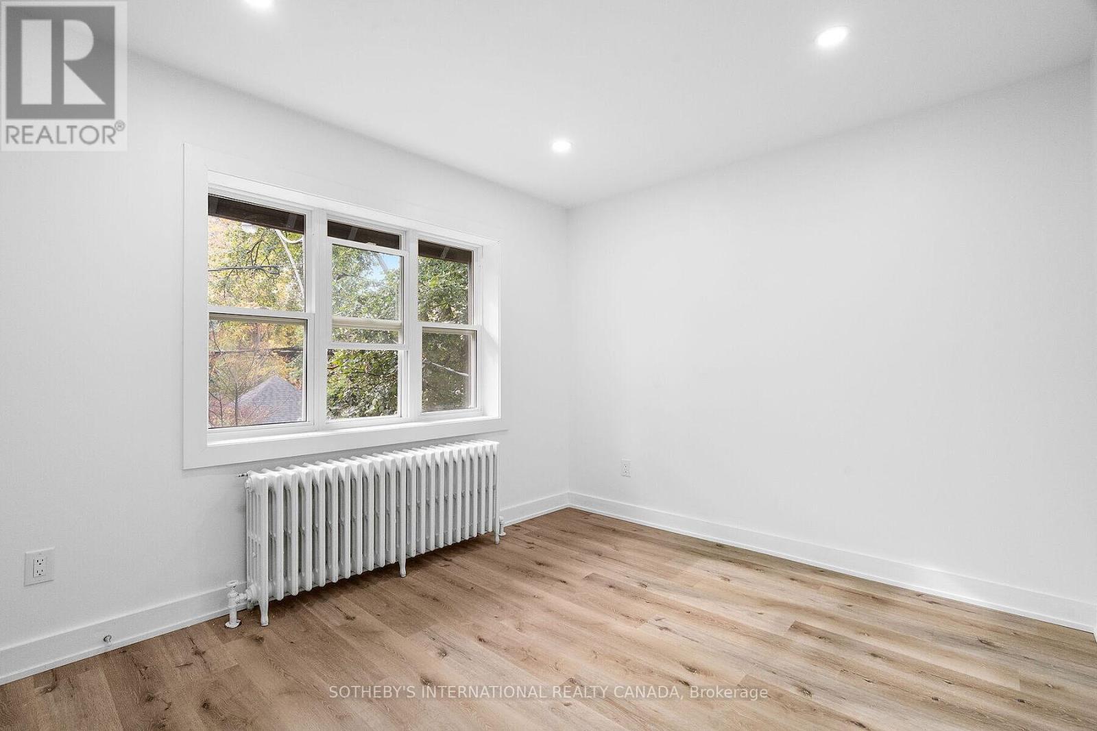 Upper - 28 Strathgowan Avenue, Toronto, Ontario  M4N 1B9 - Photo 24 - C12671526