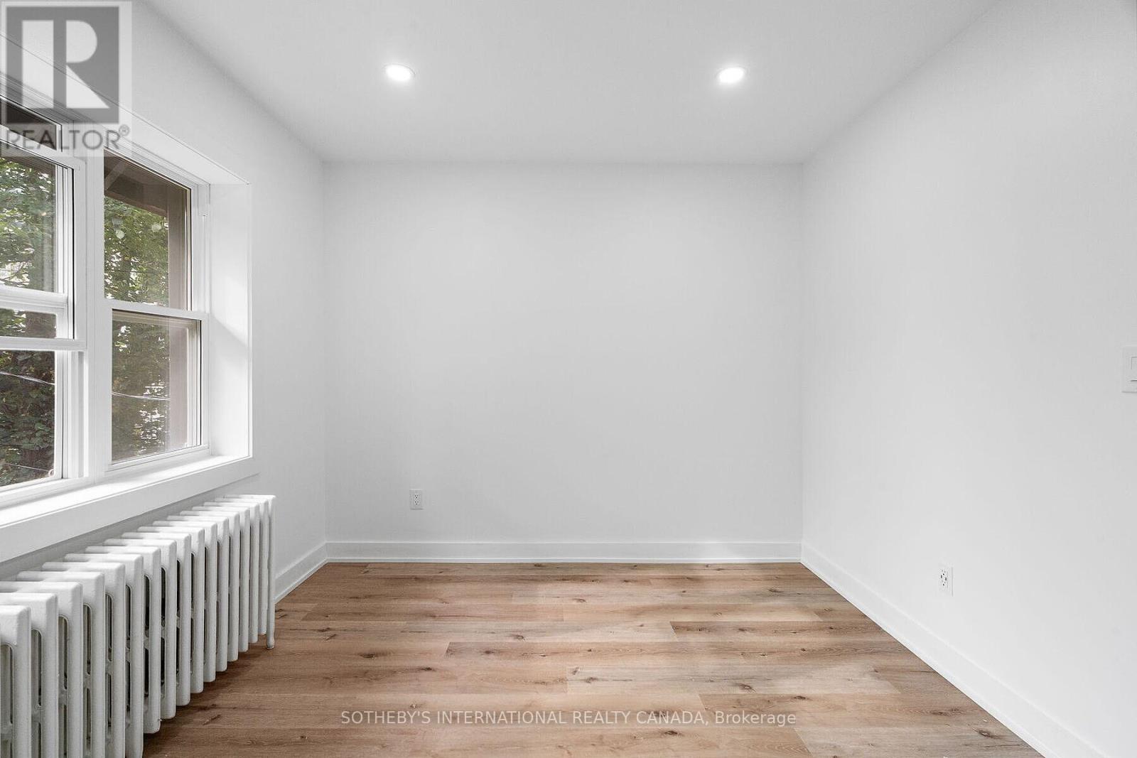 Upper - 28 Strathgowan Avenue, Toronto, Ontario  M4N 1B9 - Photo 25 - C12671526