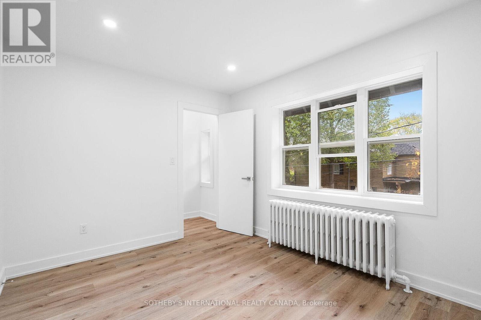 Upper - 28 Strathgowan Avenue, Toronto, Ontario  M4N 1B9 - Photo 26 - C12671526