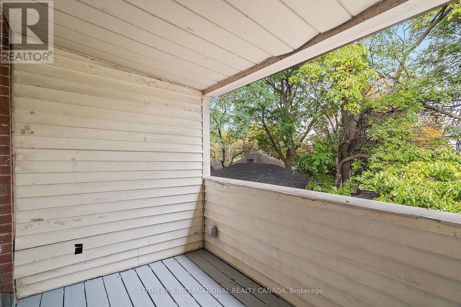 Upper - 28 Strathgowan Avenue, Toronto, Ontario  M4N 1B9 - Photo 29 - C12671526