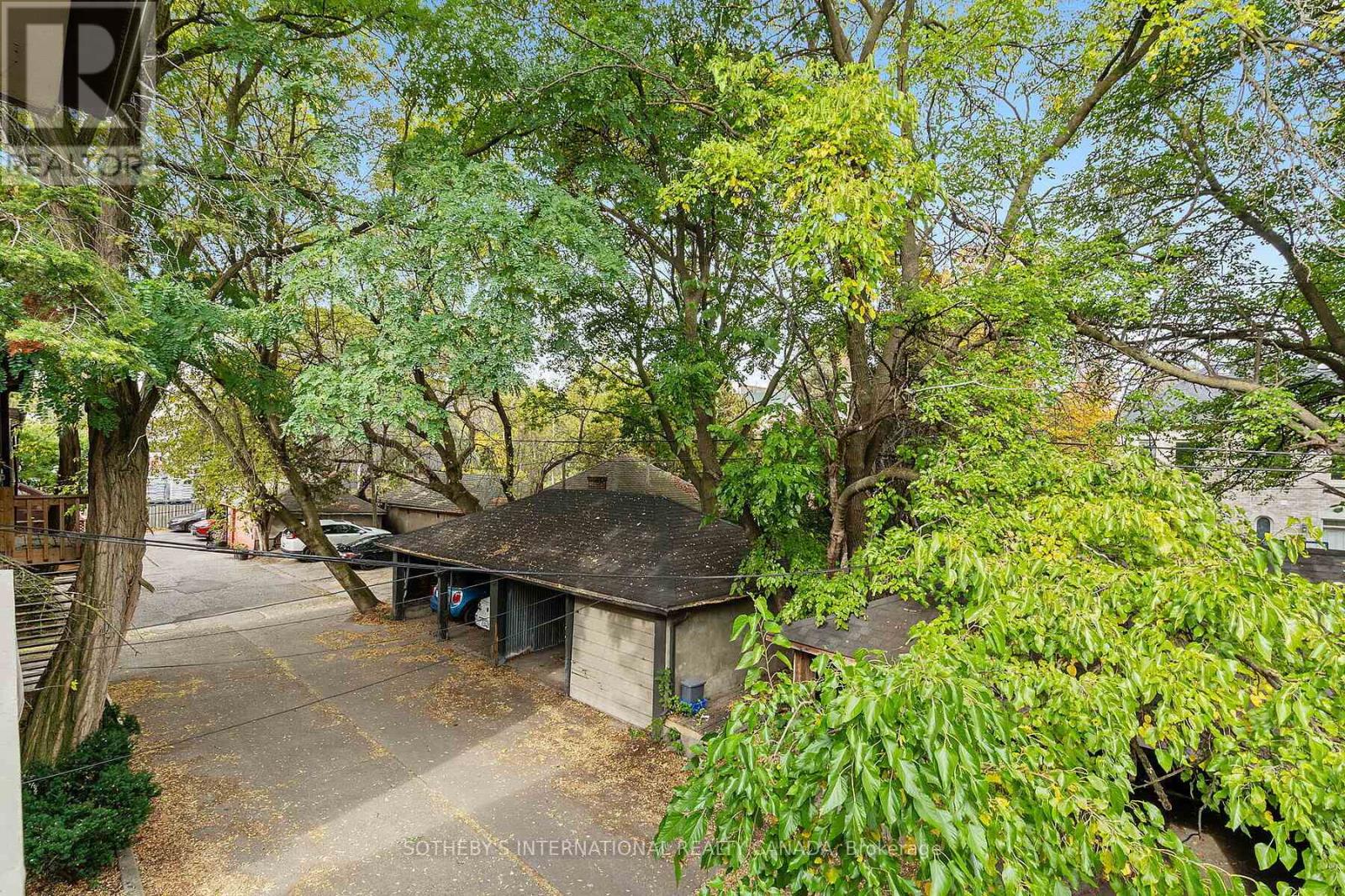 Upper - 28 Strathgowan Avenue, Toronto, Ontario  M4N 1B9 - Photo 30 - C12671526