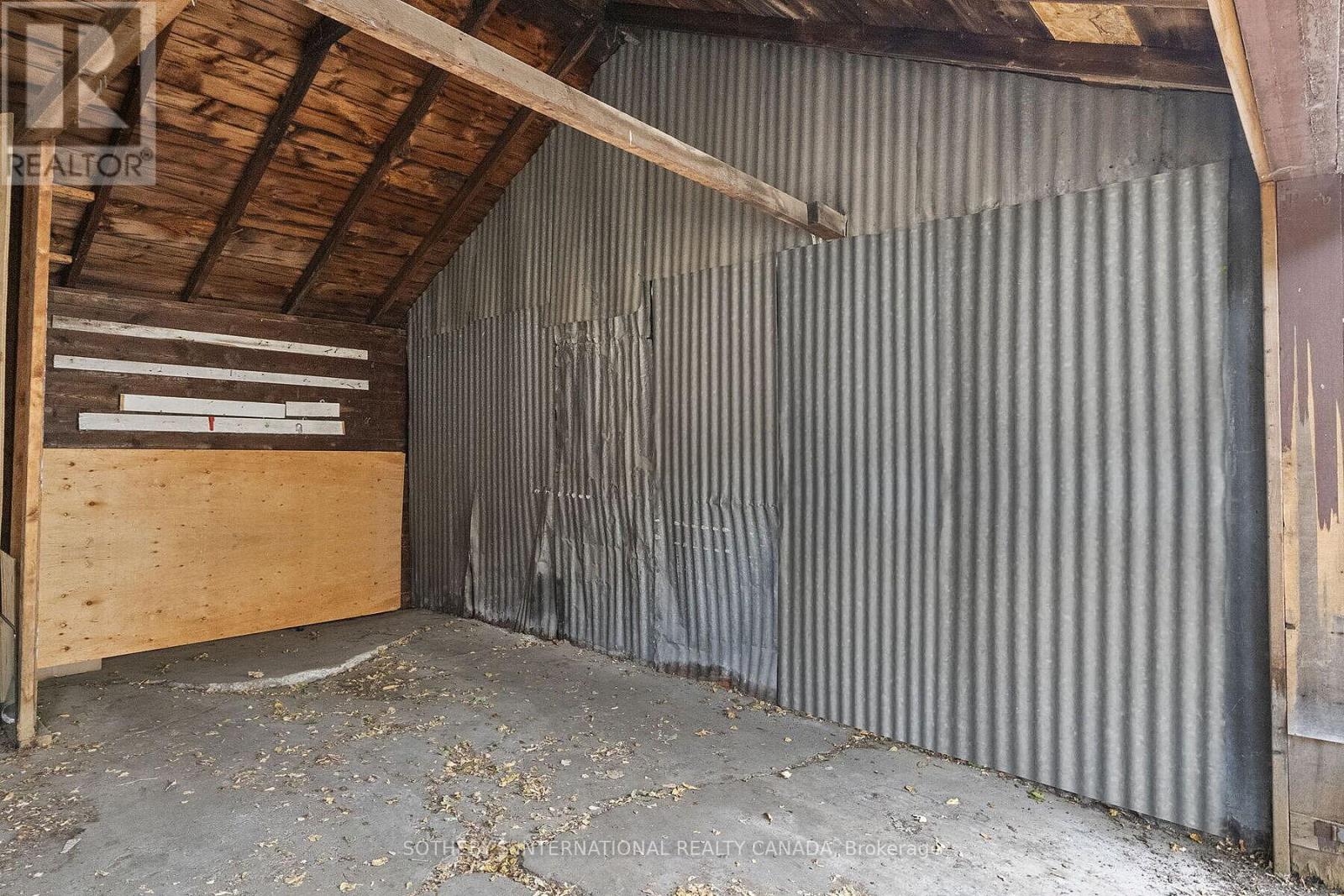 Upper - 28 Strathgowan Avenue, Toronto, Ontario  M4N 1B9 - Photo 32 - C12671526