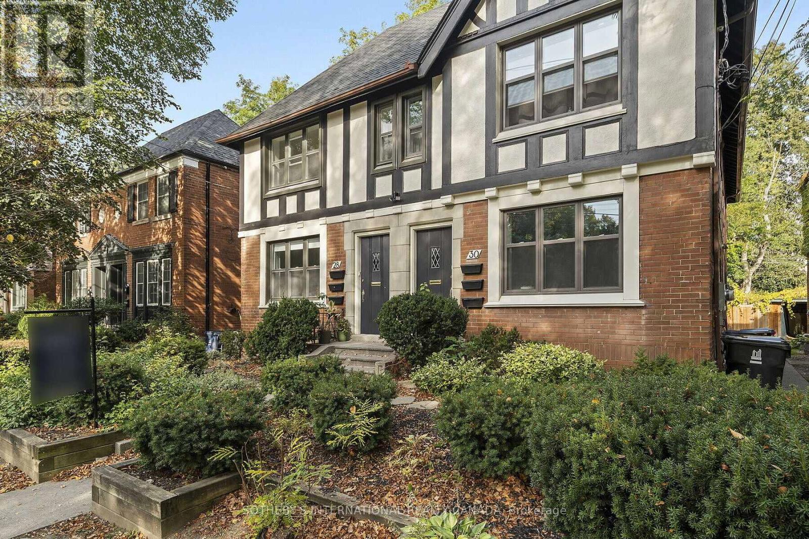 Upper - 28 Strathgowan Avenue, Toronto, Ontario  M4N 1B9 - Photo 34 - C12671526