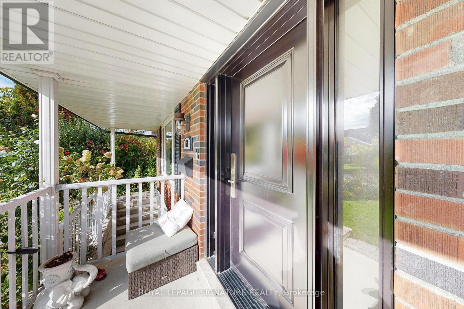 68 Christina Crescent, Toronto, Ontario  M1R 4H8 - Photo 7 - E12671596