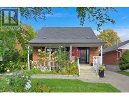 68 CHRISTINA CRESCENT, Toronto, Ontario