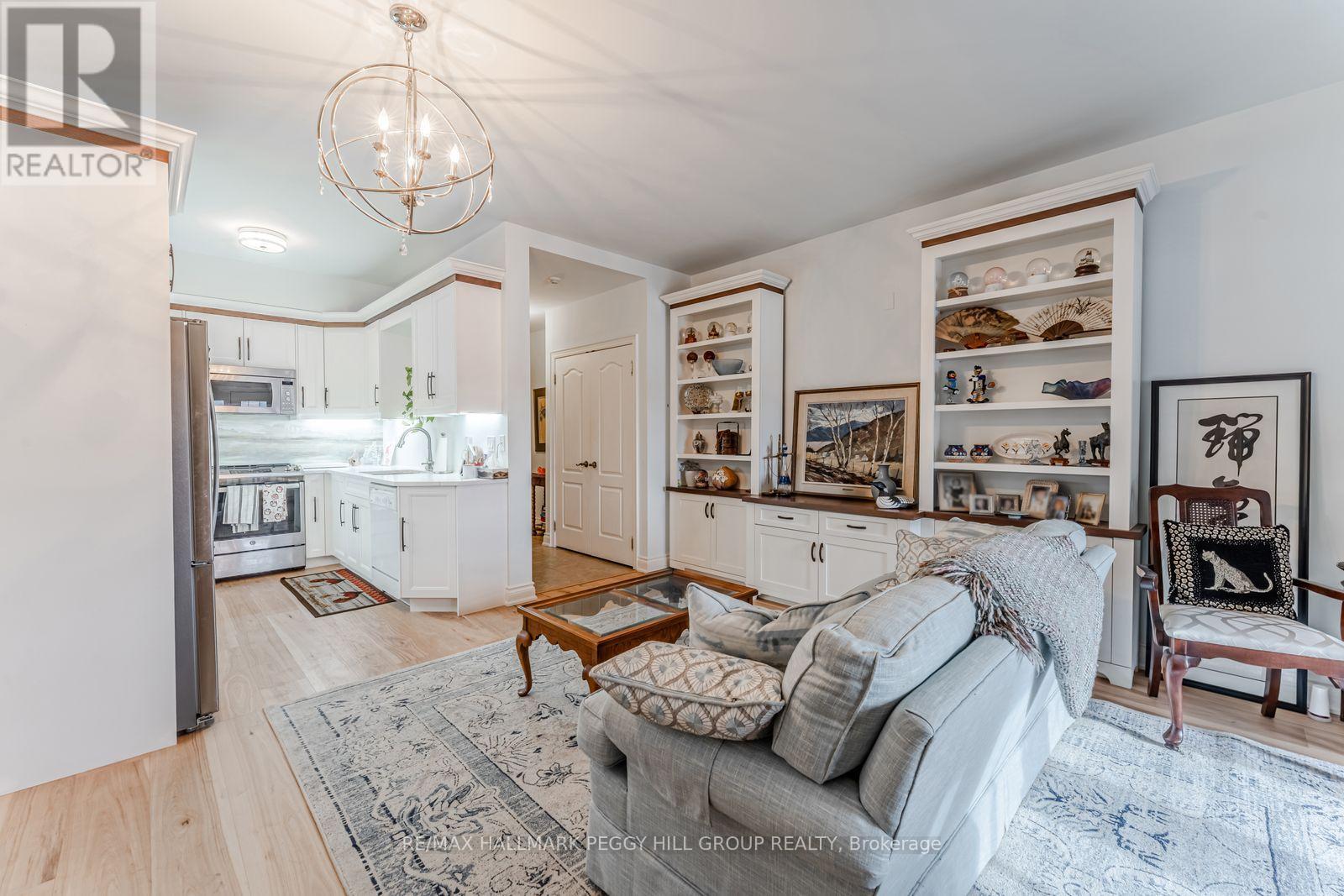 104 - 200 Collier Street, Barrie, Ontario  L4M 1H7 - Photo 2 - S12671456