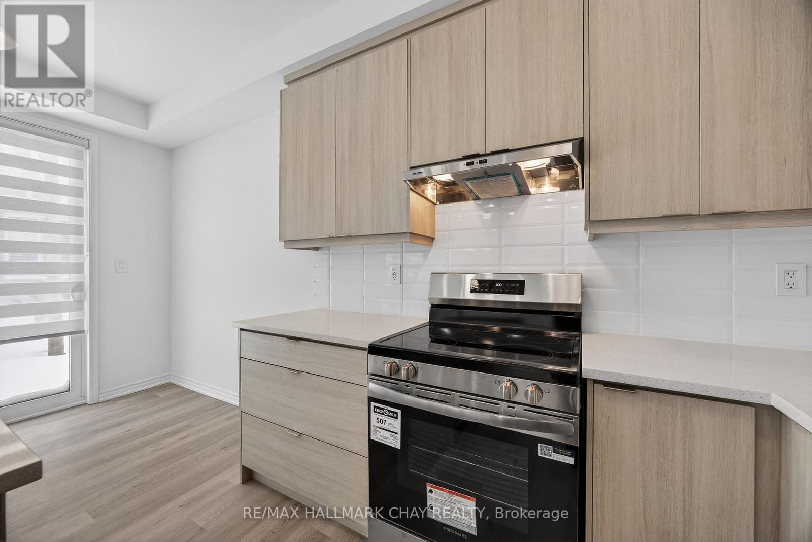 18 Ivory Road, Barrie, Ontario  L9J 1B6 - Photo 12 - S12671594