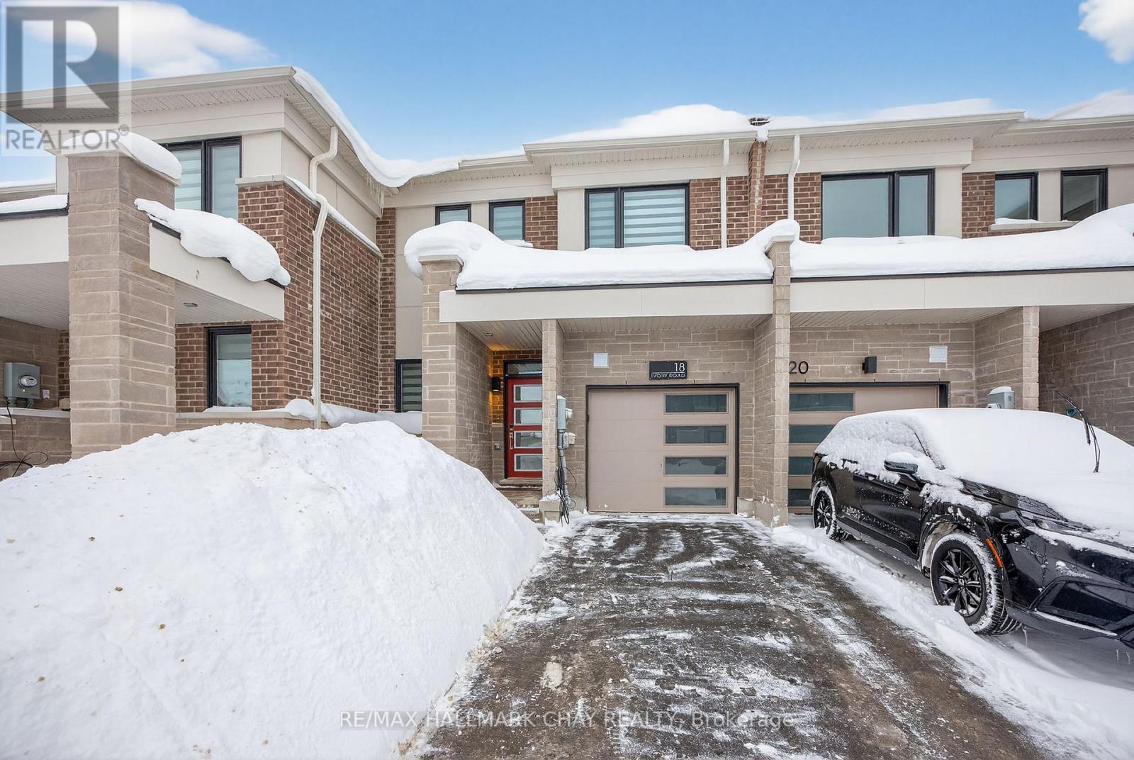 18 Ivory Road, Barrie, Ontario  L9J 1B6 - Photo 2 - S12671594