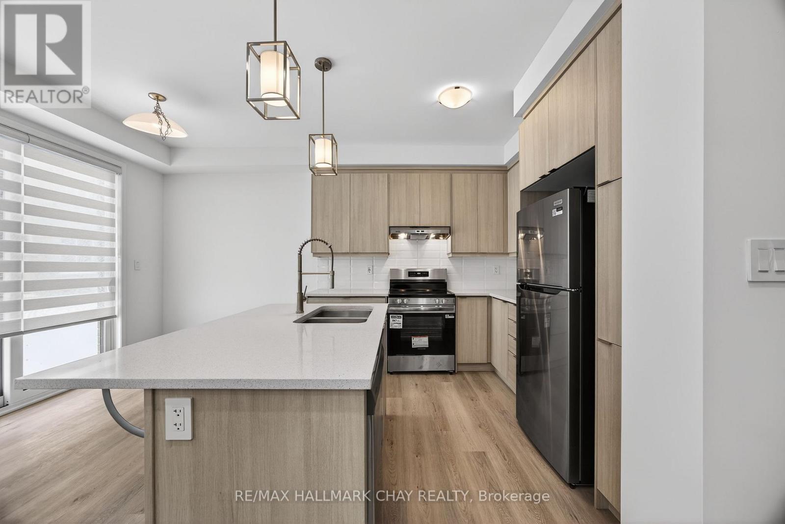 18 Ivory Road, Barrie, Ontario  L9J 1B6 - Photo 8 - S12671594