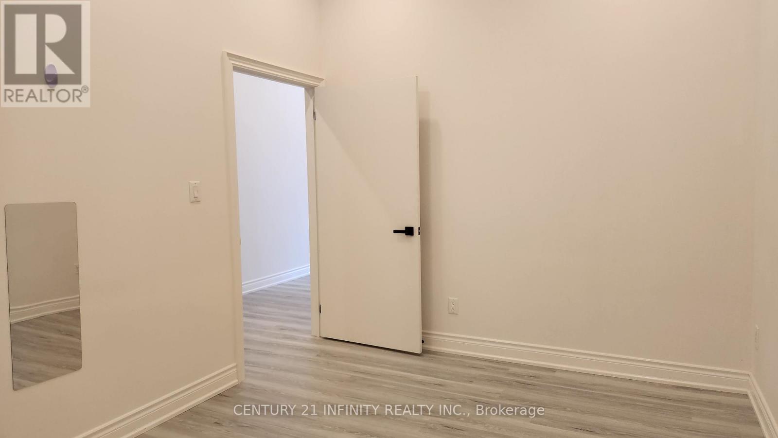 136 Simcoe Street S, Oshawa, Ontario  L1H 4G9 - Photo 4 - E12671624