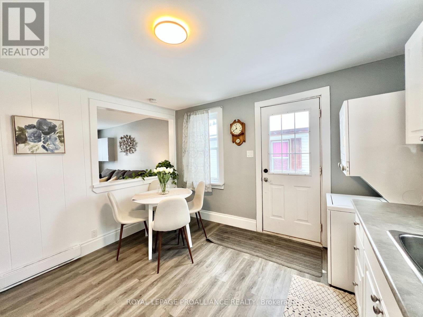 50 Bentinck Street, Quinte West, Ontario  K8V 4E3 - Photo 10 - X12671734