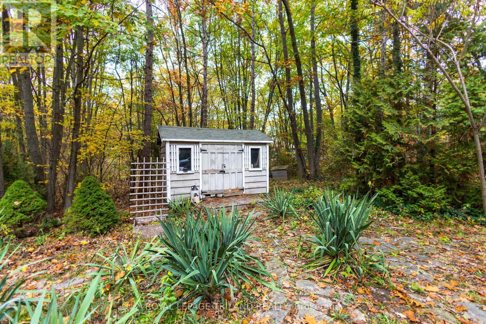 10092 Lakeshore Road, Lambton Shores, Ontario  N0M 1T0 - Photo 49 - X12671882