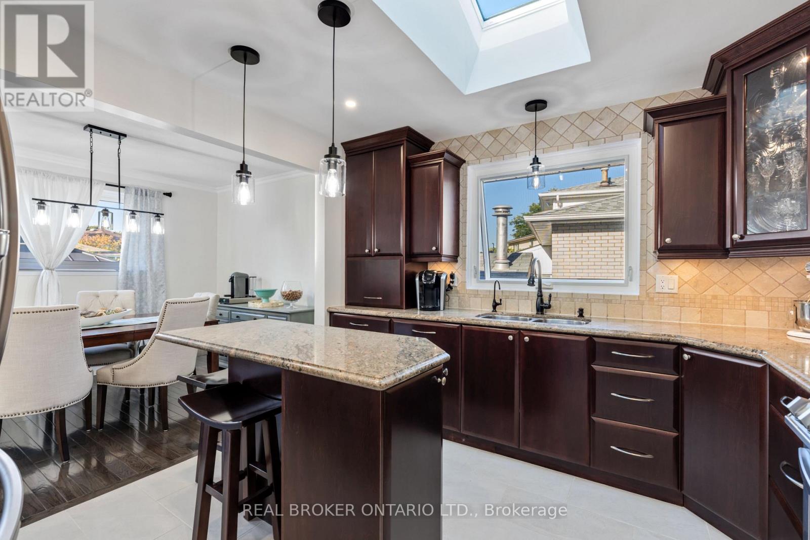 13 Pine Tree Crescent, Brampton, Ontario  L6W 1C7 - Photo 22 - W12671504