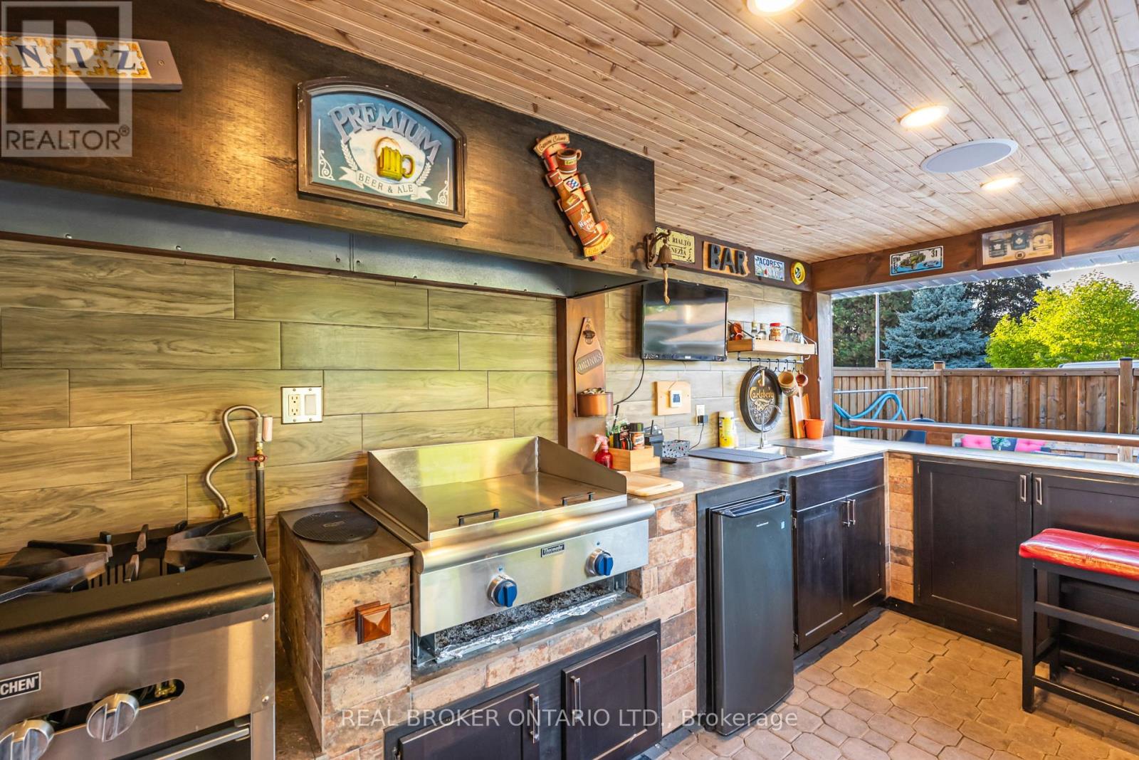 13 Pine Tree Crescent, Brampton, Ontario  L6W 1C7 - Photo 47 - W12671504