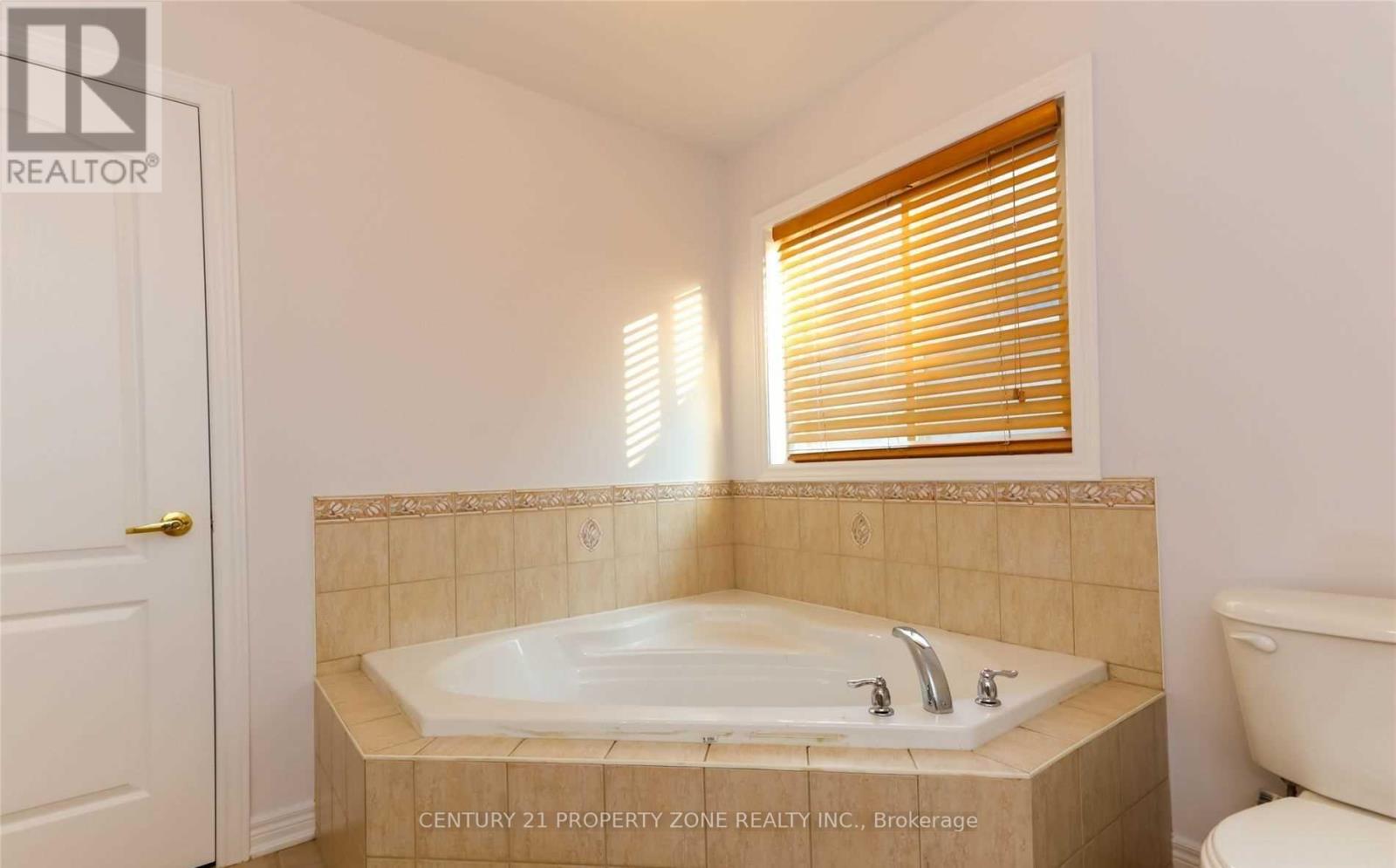 118 Calm Waters Crescent, Brampton, Ontario  L6V 4S2 - Photo 13 - W12671516