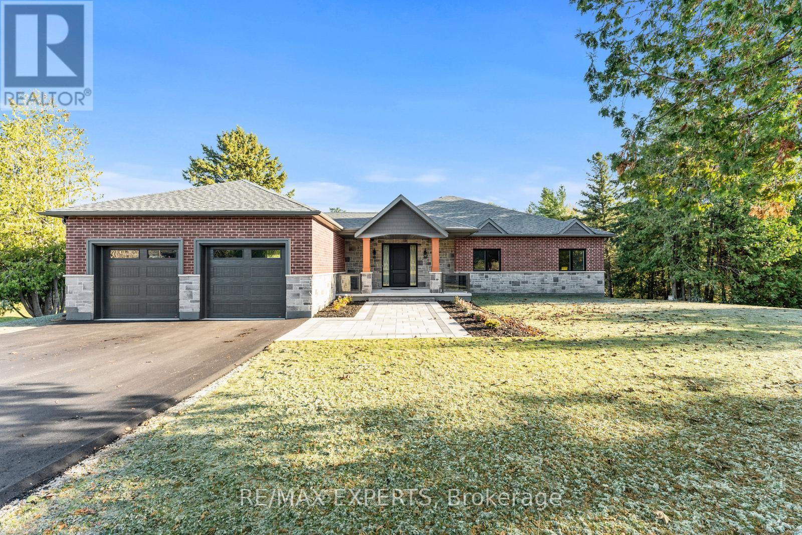 211 Pine Avenue, Caledon, Ontario  L7E 3S7 - Photo 4 - W12671548