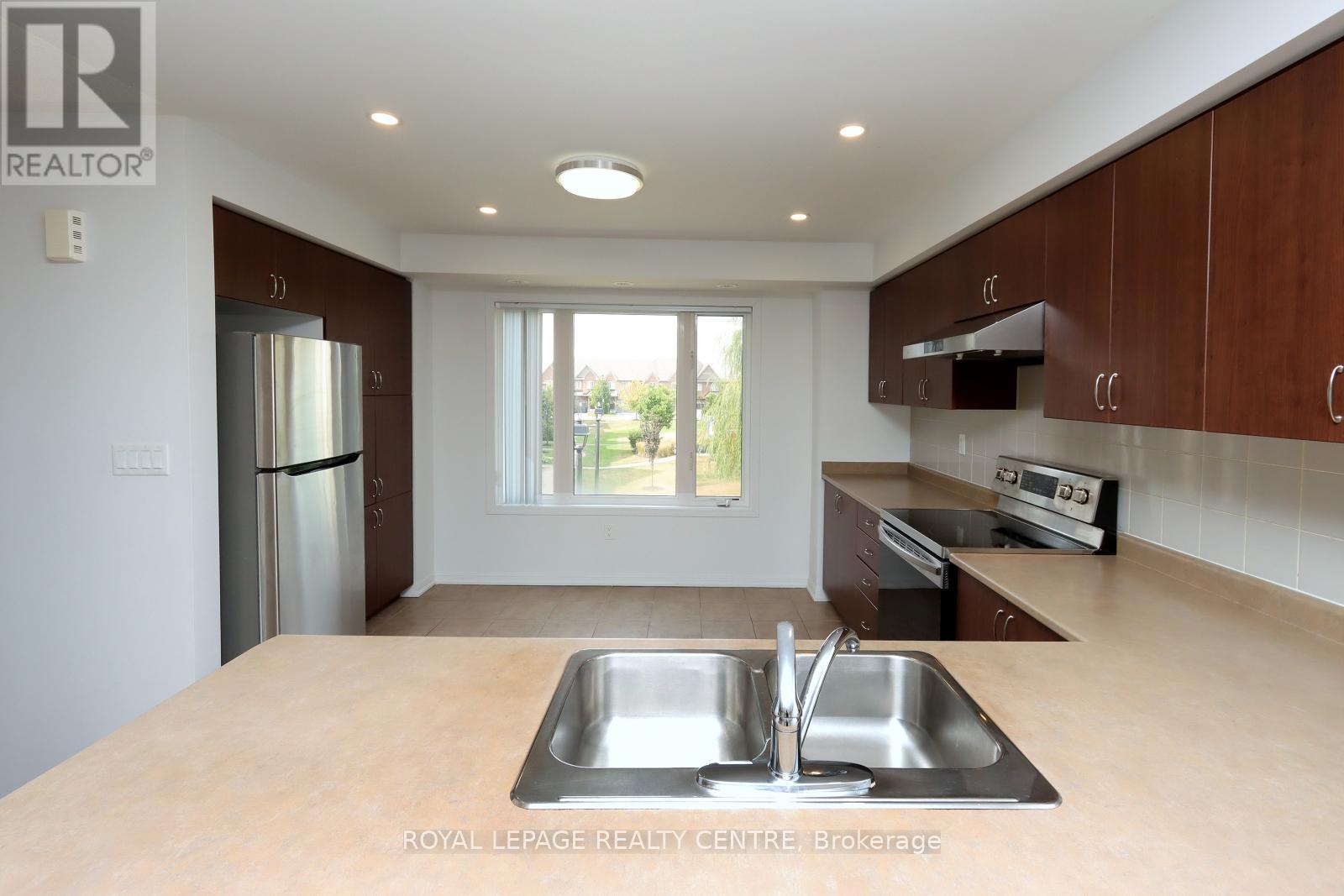 4 - 3135 Boxford Crescent, Mississauga, Ontario  L5M 0X1 - Photo 5 - W12671558