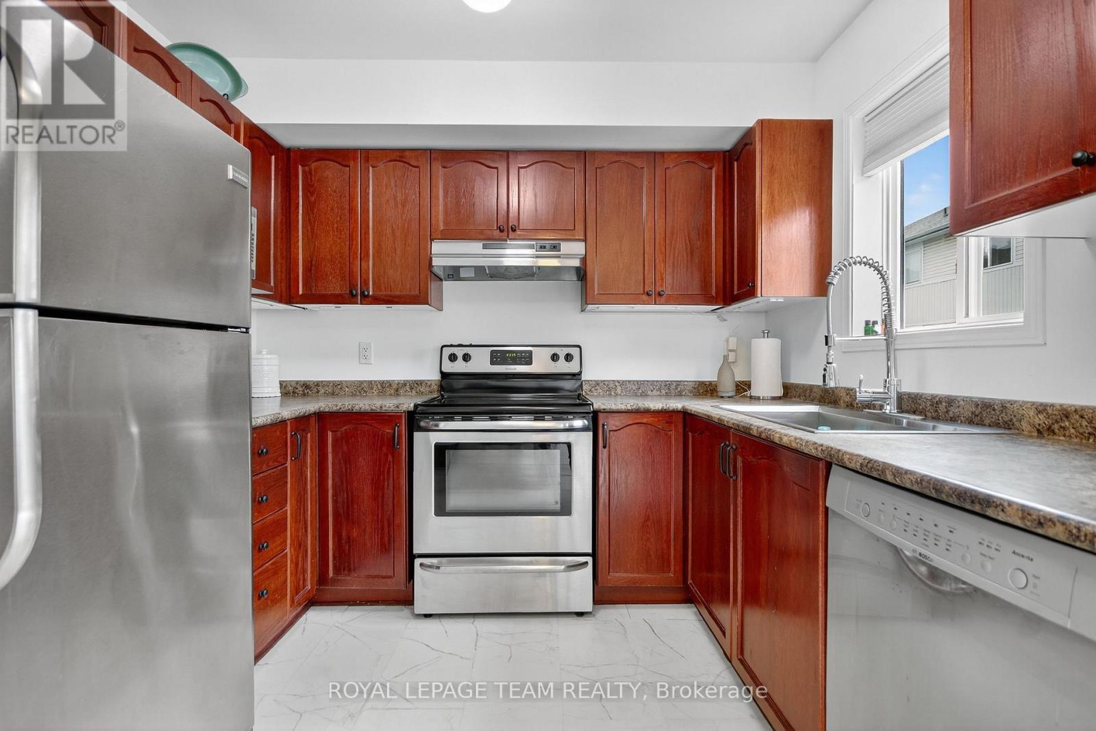 114 Wharhol Private, Ottawa, Ontario  K2H 1G6 - Photo 10 - X12671828