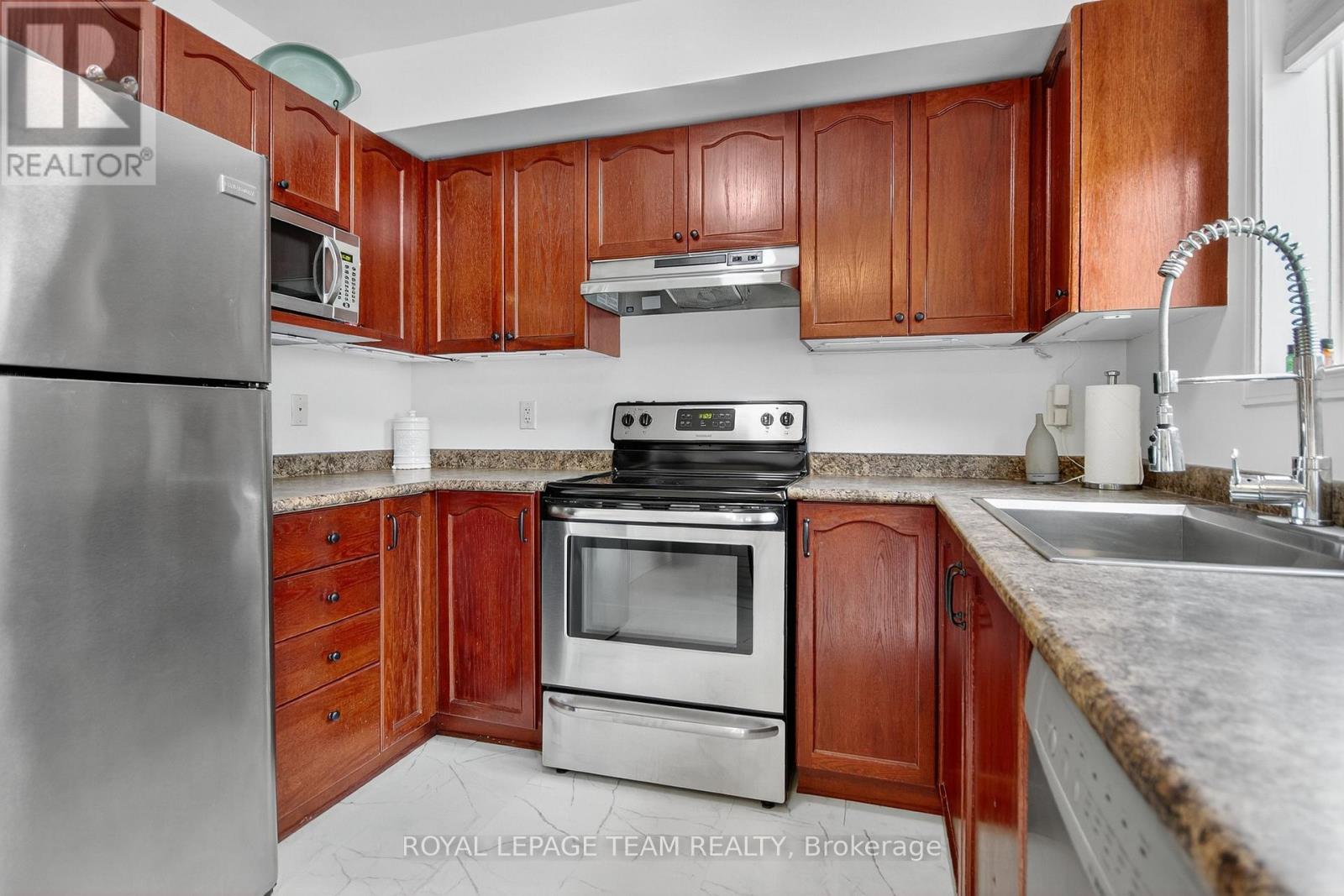 114 Wharhol Private, Ottawa, Ontario  K2H 1G6 - Photo 11 - X12671828