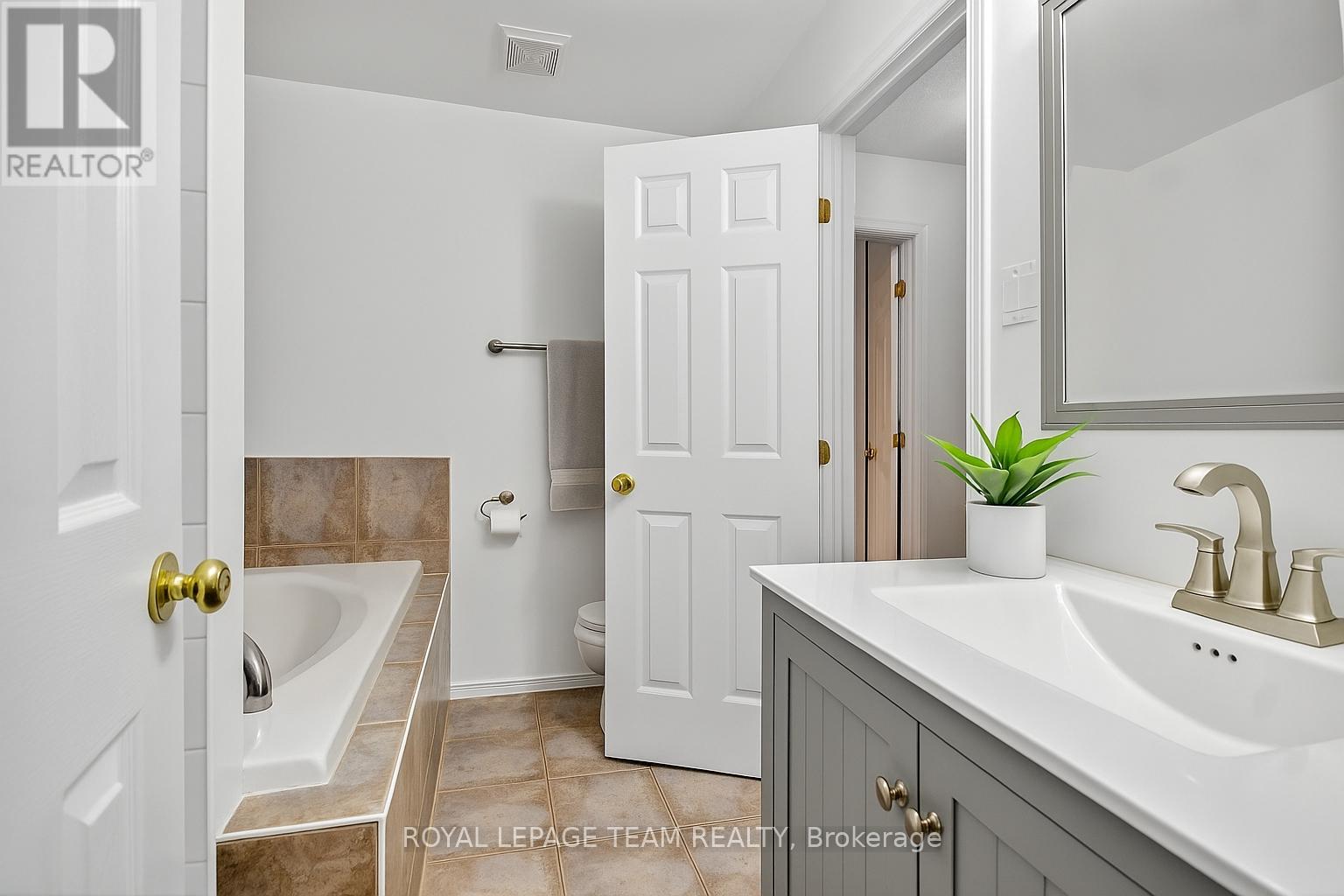 114 Wharhol Private, Ottawa, Ontario  K2H 1G6 - Photo 19 - X12671828