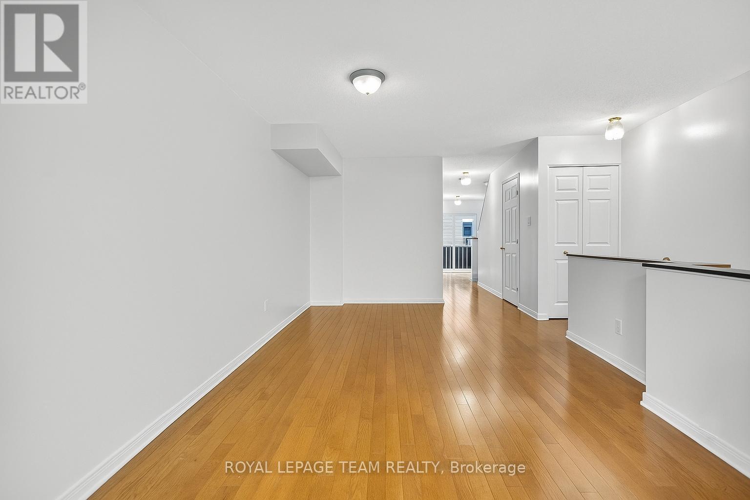 114 Wharhol Private, Ottawa, Ontario  K2H 1G6 - Photo 6 - X12671828