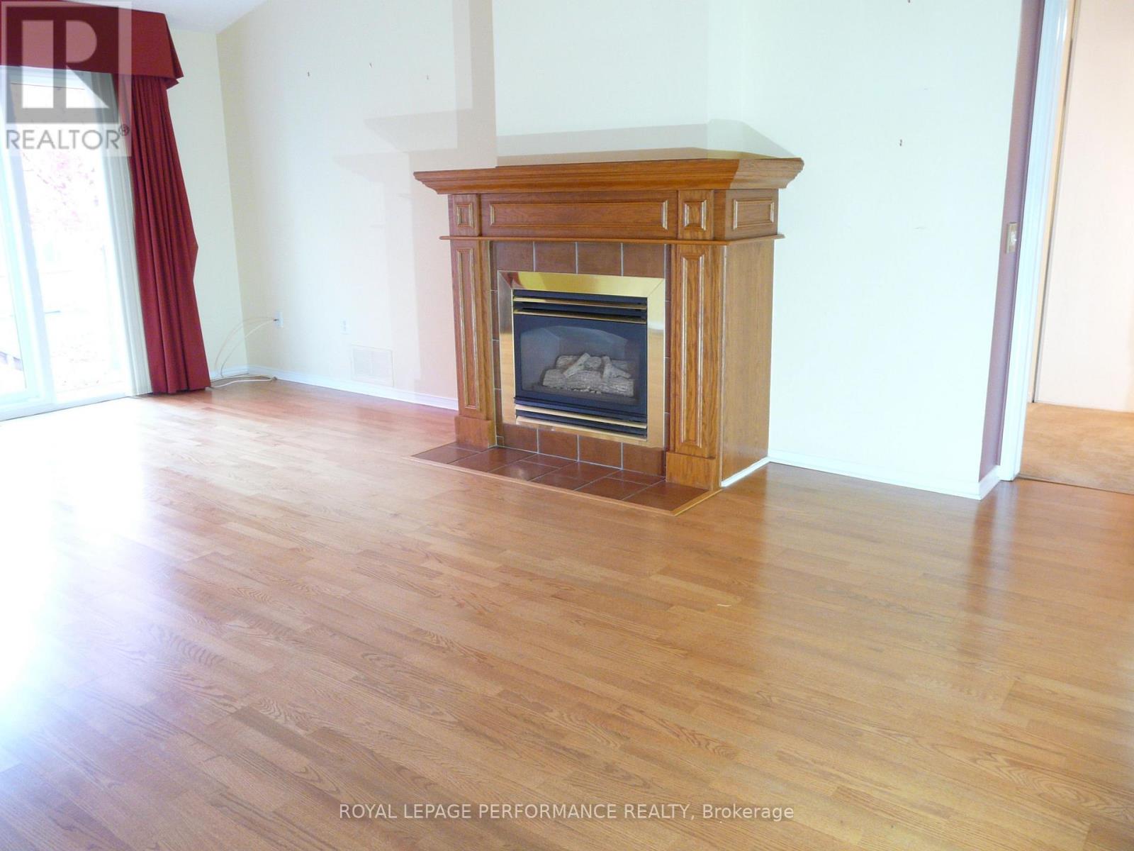 - - 1172 Foxborough Private, Ottawa, Ontario  K1J 1E2 - Photo 4 - X12671856