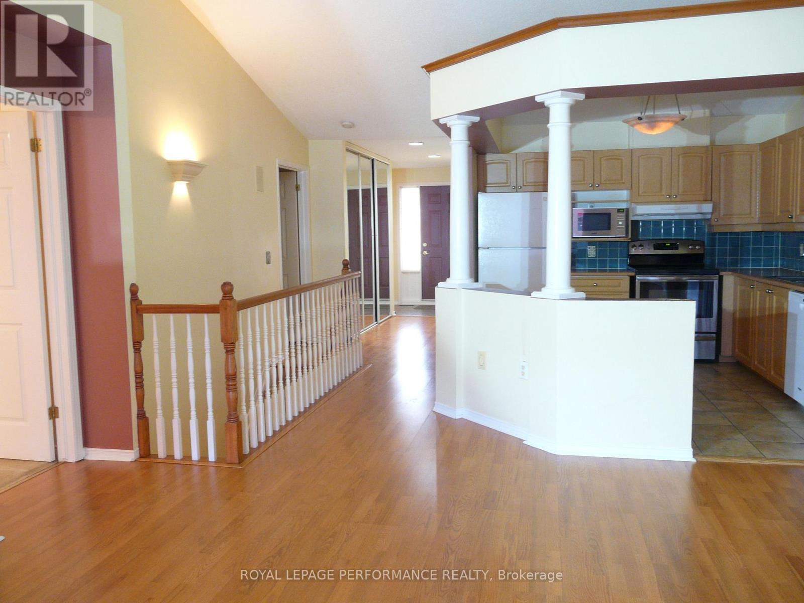 - - 1172 Foxborough Private, Ottawa, Ontario  K1J 1E2 - Photo 7 - X12671856