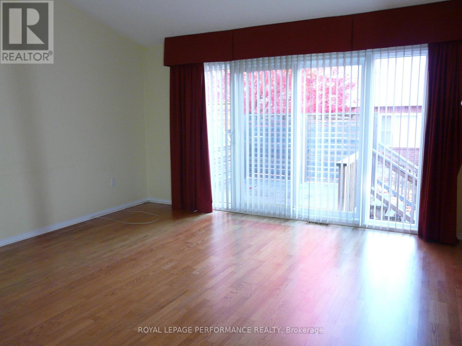 - - 1172 Foxborough Private, Ottawa, Ontario  K1J 1E2 - Photo 8 - X12671856