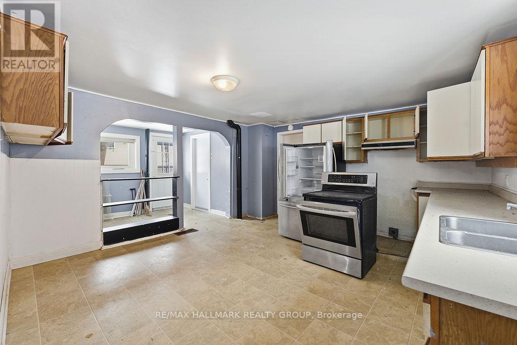 100 Barrette Street, Ottawa, Ontario  K1L 8A3 - Photo 15 - X12671858