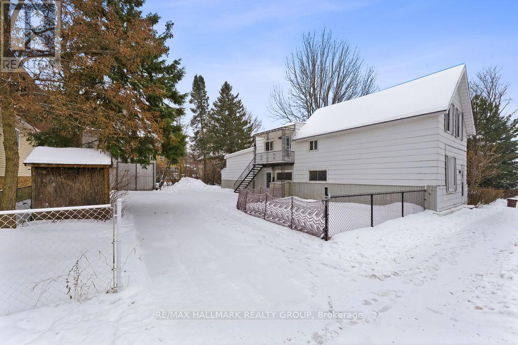100 Barrette Street, Ottawa, Ontario  K1L 8A3 - Photo 4 - X12671858