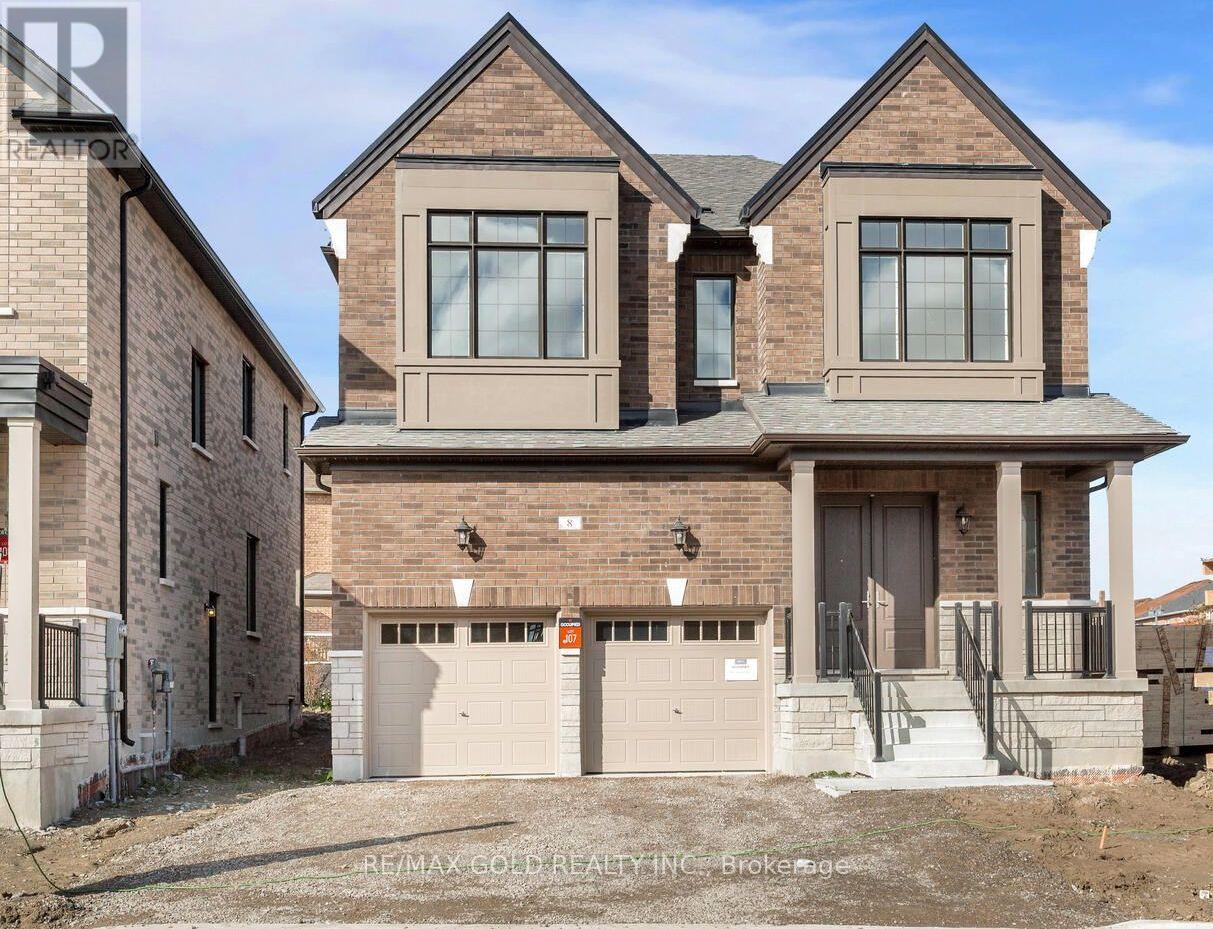 8 BOSWELL DRIVE, Brampton, Ontario
