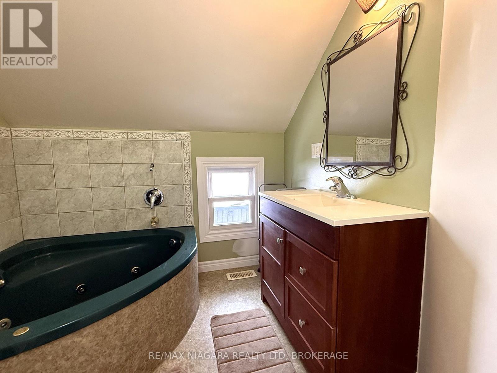 351 Brock Street, Fort Erie (Central), Ontario  L2A 2X4 - Photo 14 - X12671864