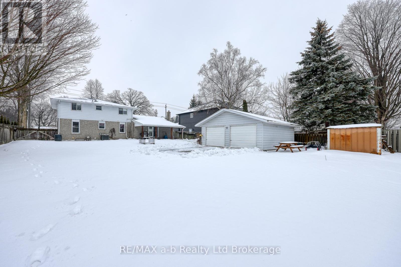 251 King Street E, Ingersoll, Ontario  N5C 1H4 - Photo 12 - X12671774
