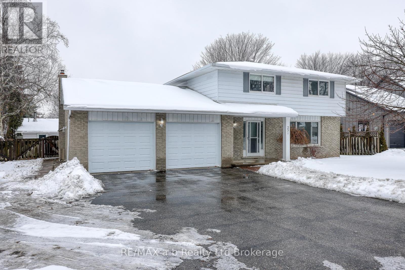 251 King Street E, Ingersoll, Ontario  N5C 1H4 - Photo 2 - X12671774