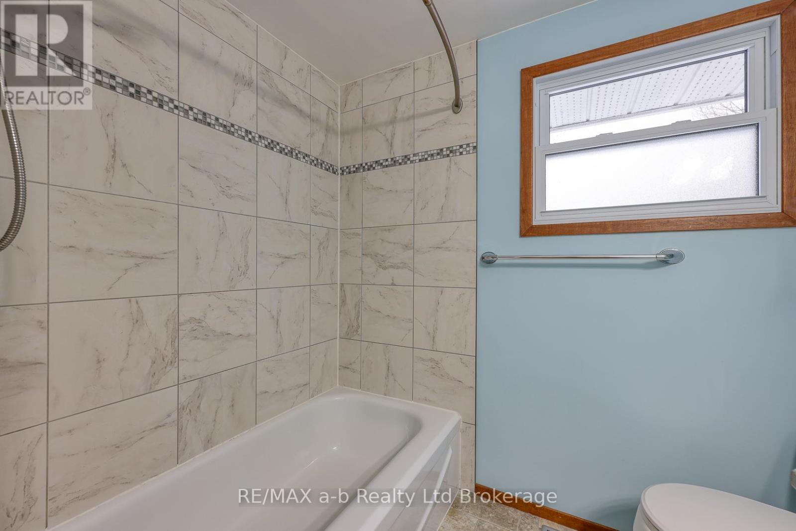 251 King Street E, Ingersoll, Ontario  N5C 1H4 - Photo 38 - X12671774