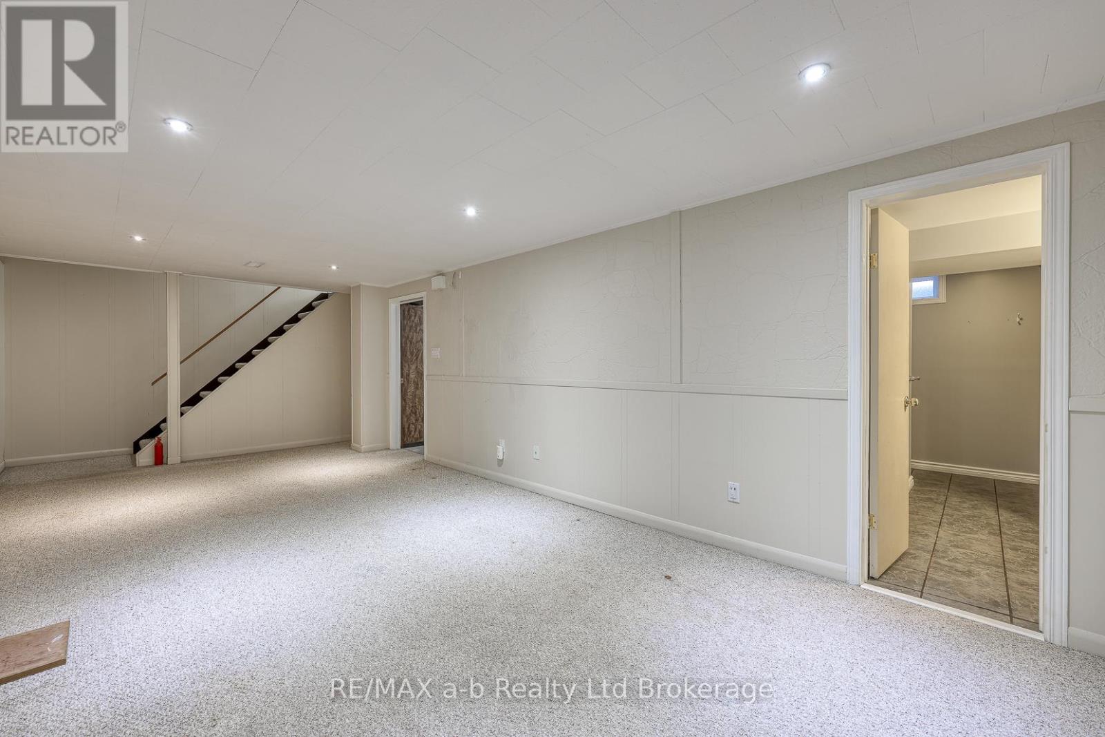 251 King Street E, Ingersoll, Ontario  N5C 1H4 - Photo 40 - X12671774